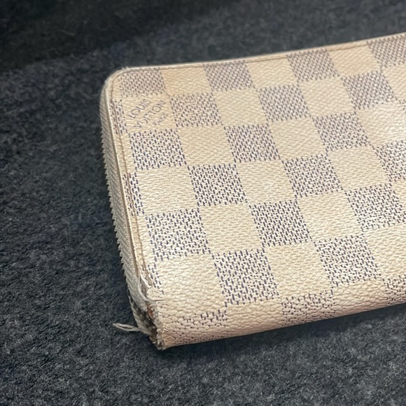 💎AUTHENTIC💎 LV DAMIER AZUR ACCORDION WALLET (NO ZIPPER PULL, COIN STAIN INT) - Picture 3 of 16